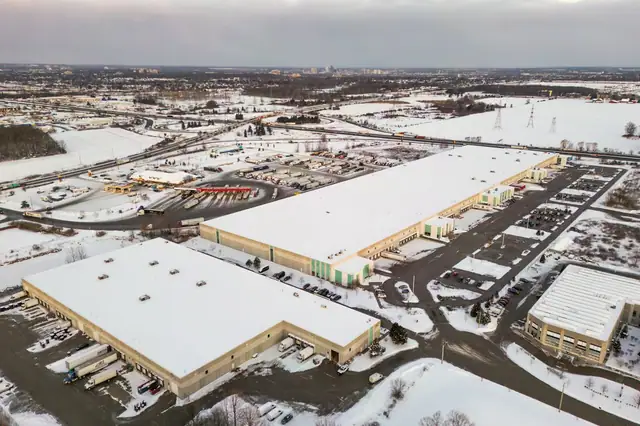 Склад и доки зимой