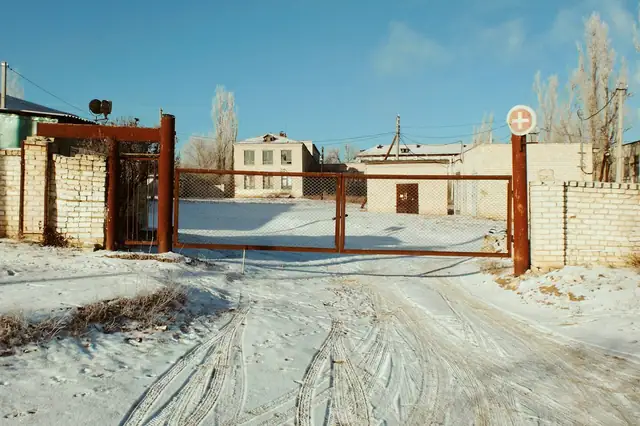 Промышленная территория зимой